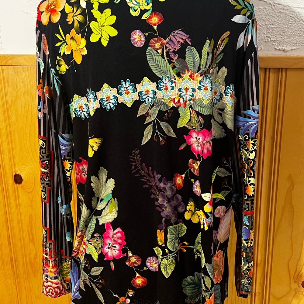 Johnny Was Dreamer Long Sleeve Vee Swing Tee Sz-L - Picture 4 of 5